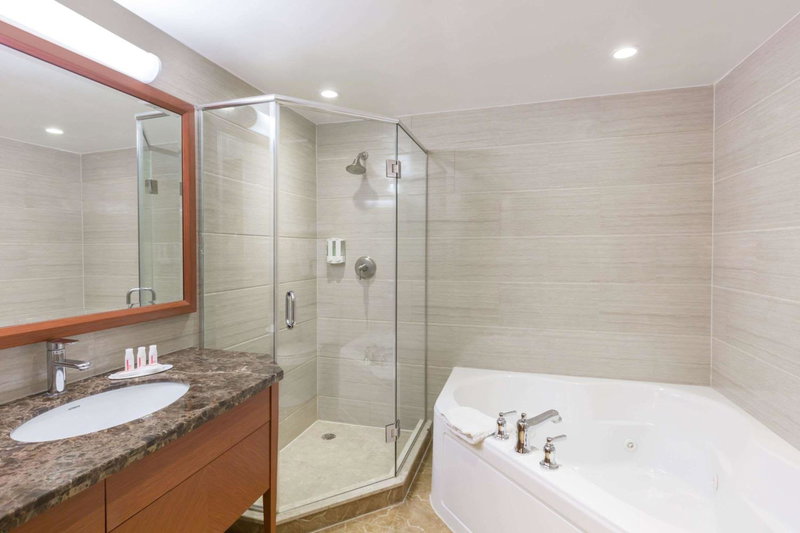 Ramada by Wyndham Flushing Queens, Queens, United States