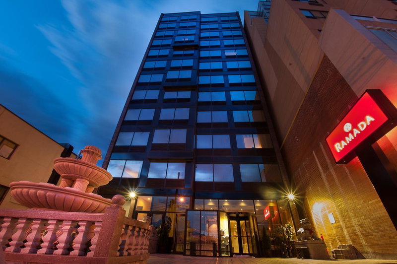 Ramada by Wyndham Flushing Queens, Queens, United States