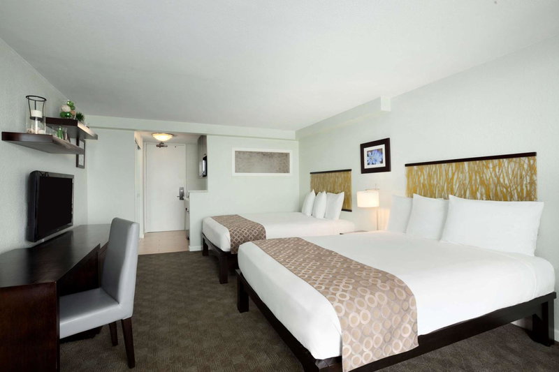 Skyline Island Colony Hotel, Honolulu, United States