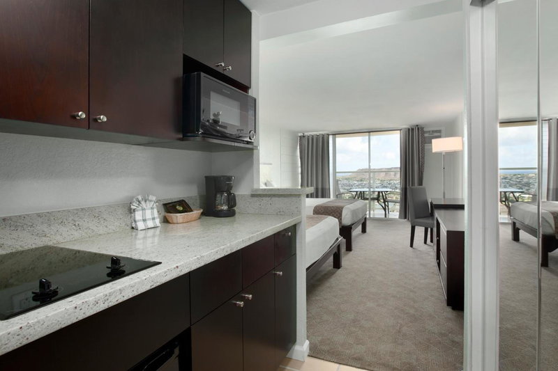 Skyline Island Colony Hotel, Honolulu, United States