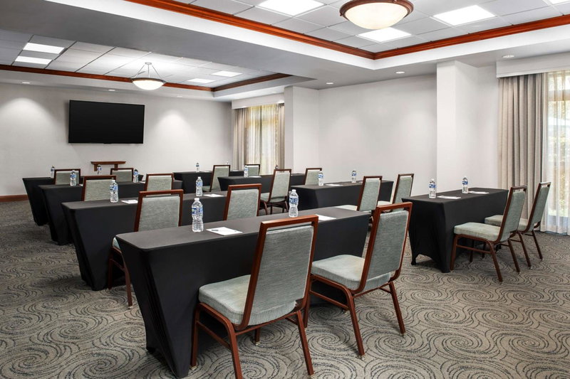 Hampton Inn & Suites at Lake Mary Colonial Townpark, Lake Mary, United States
