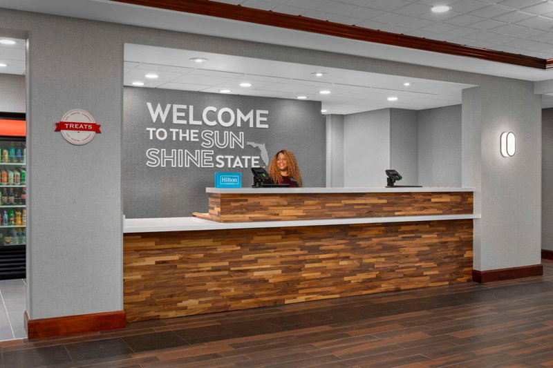 Hampton Inn & Suites at Lake Mary Colonial Townpark, Lake Mary, United States