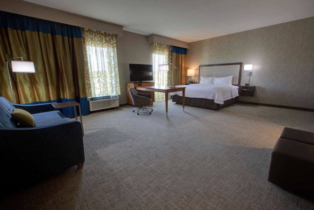 Hotel · Hampton Inn & Suites by Hilton Tampa Busch Gardens Area, Temple Terrace