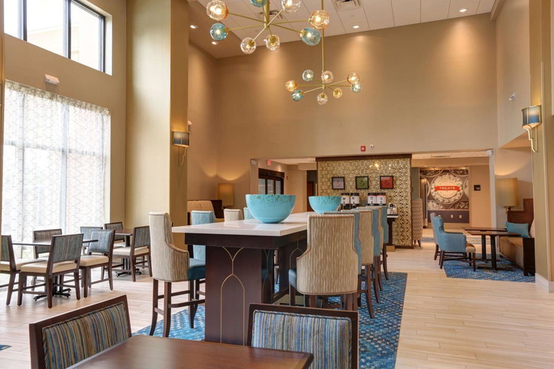Hampton Inn & Suites by Hilton Tampa Busch Gardens Area, Tampa, United States
