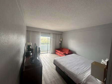 Super 8 by Wyndham Dallas Love Field Airport, Dallas, United States