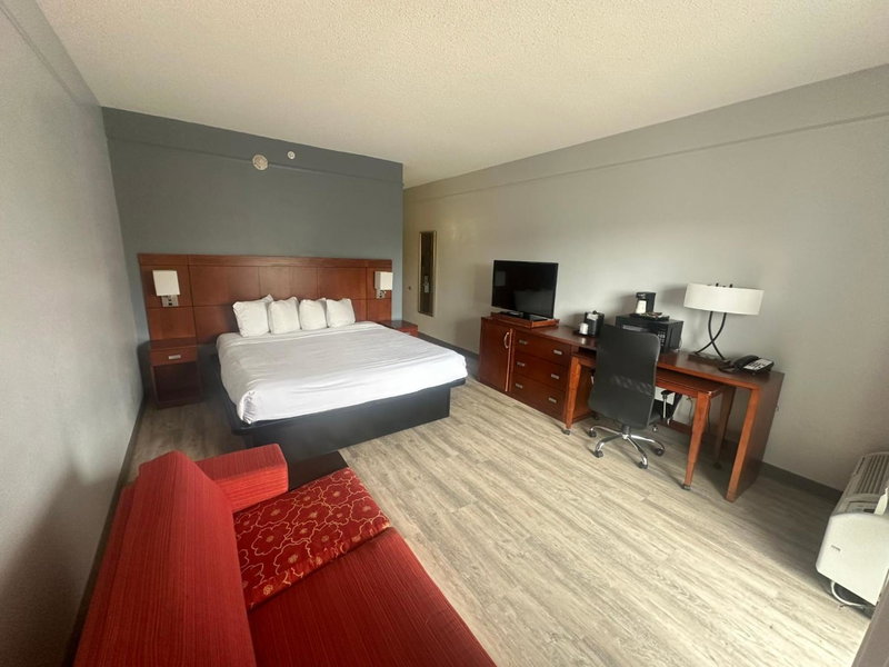 Super 8 by Wyndham Dallas Love Field Airport, Dallas, United States