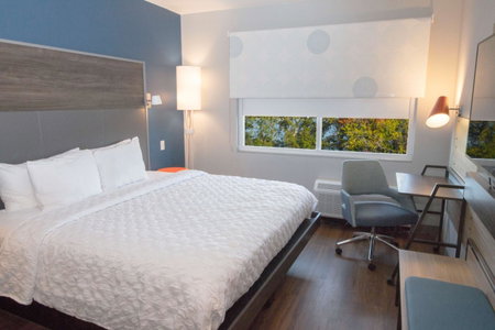 Tru By Hilton Norfolk Airport, Va, Virginia Beach, United States