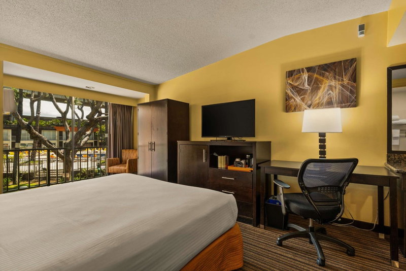Best Western The Plaza Hotel Honolulu Airport - Free Breakfast, Honolulu, United States