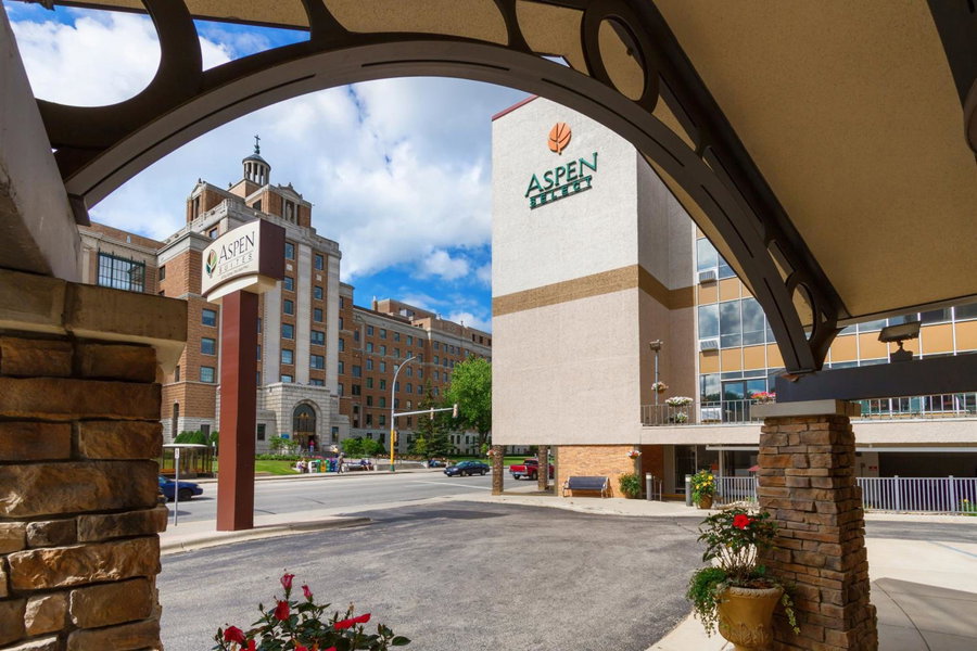 Aspen Select, Rochester, United States