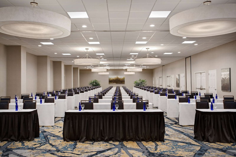 Embassy Suites by Hilton Orlando International Dr Conv Ctr, Orlando, United States