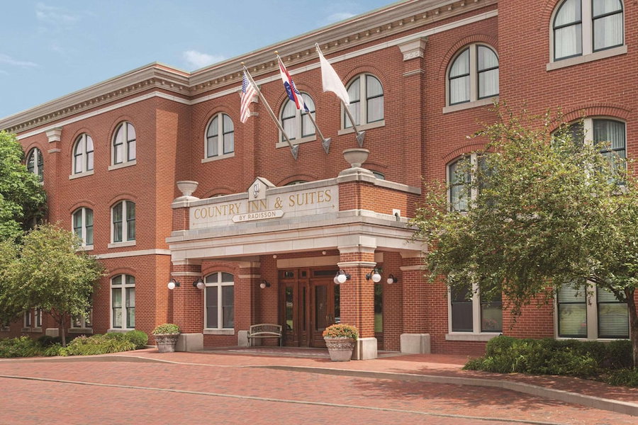 Country Inn & Suites by Radisson, St. Charles Historic District, St. Charles, United States
