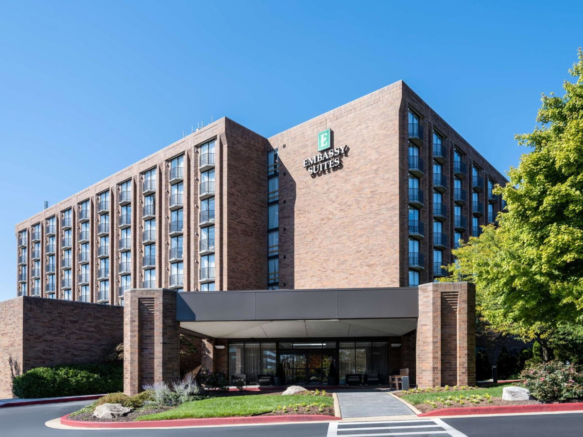 Hotel · Embassy Suites Baltimore - North/Hunt Valley, Hunt Valley