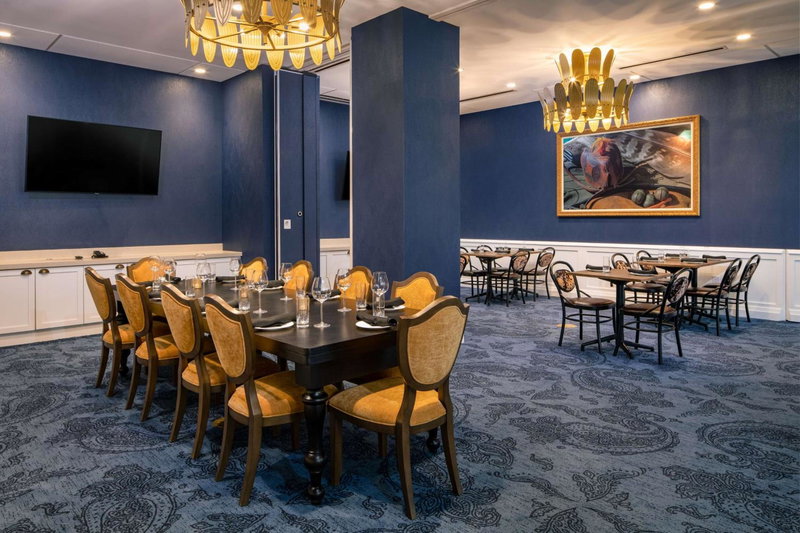 The Peregrine Omaha Downtown Curio Collection By Hilton, Omaha, United States