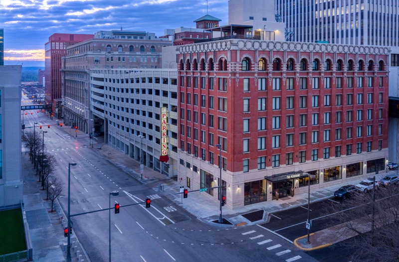The Peregrine Omaha Downtown Curio Collection By Hilton, Omaha, United States