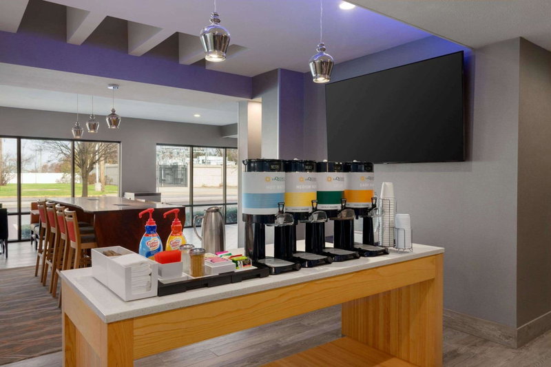 La Quinta Inn & Suites by Wyndham St Louis Route 66, Kirkwood, United States