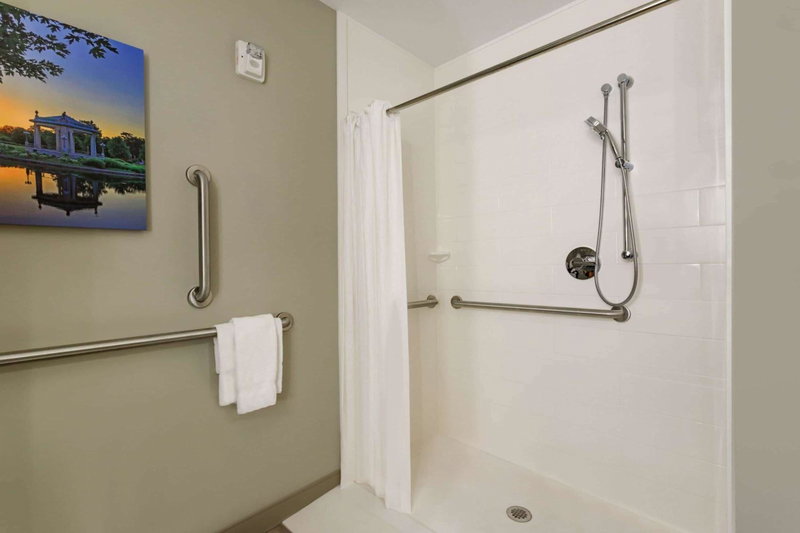 La Quinta Inn & Suites by Wyndham St Louis Route 66, Kirkwood, United States
