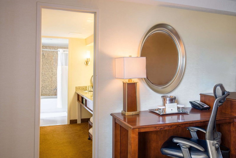 DoubleTree by Hilton Philadelphia Airport, Philadelphia, United States