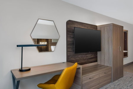 Holiday Inn Express & Suites Terre Haute by IHG, Terre Haute, United States