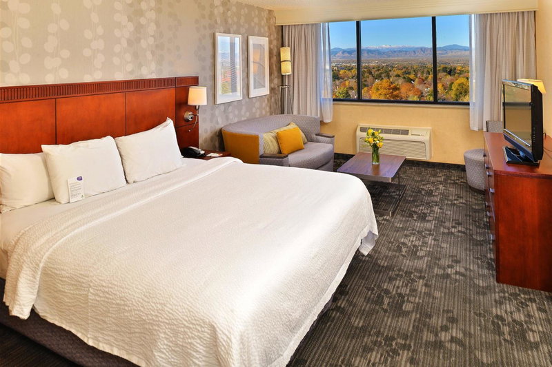 Courtyard by Marriott Denver Cherry Creek, Denver, United States