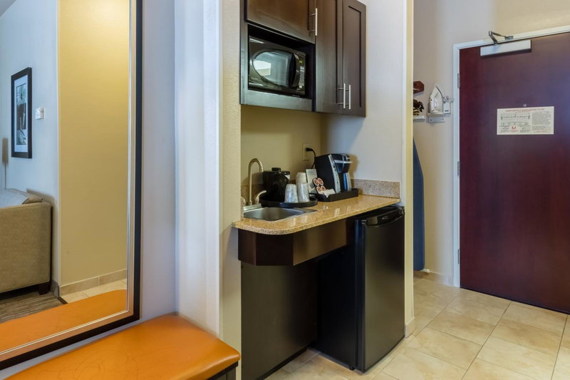 Holiday Inn Express Hotel & Suites Dallas West by IHG, Dallas, United States