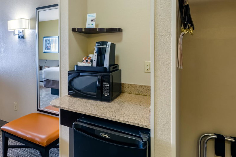 Holiday Inn Express Hotel & Suites Dallas West by IHG, Dallas, United States