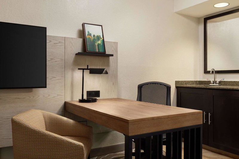 Embassy Suites by Hilton Phoenix Tempe, Tempe, United States