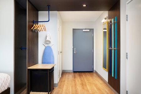Tru By Hilton Charleston Airport, Charleston, United States