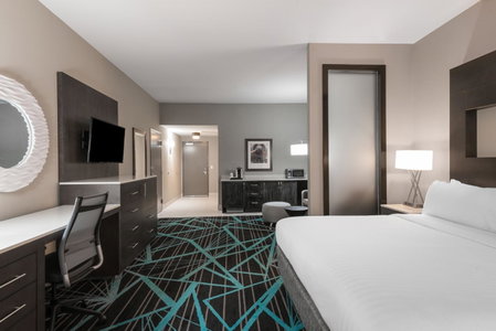 Holiday Inn Express & Suites - Charlotte Airport by IHG, Charlotte, United States