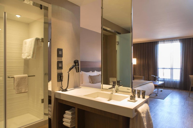 AC Hotel Kansas City Plaza, Kansas City, United States