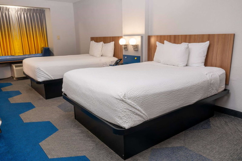 Microtel Inn & Suites by Wyndham Pigeon Forge, Sevierville, United States