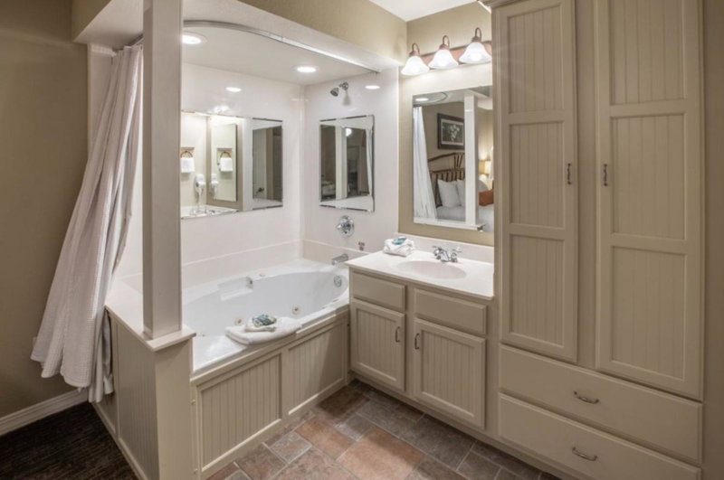 Holiday Inn Club Vacations Holiday Hills Resort at Branson, Branson, United States