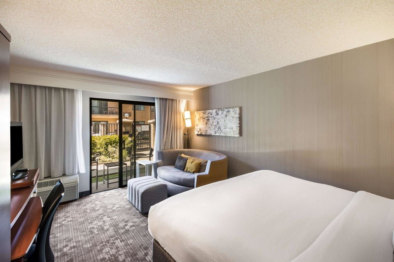 Sonesta Select Huntington Beach Fountain Valley, Huntington Beach, United States