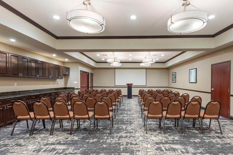 Best Western Plus Duncanville Dallas, Duncanville, United States