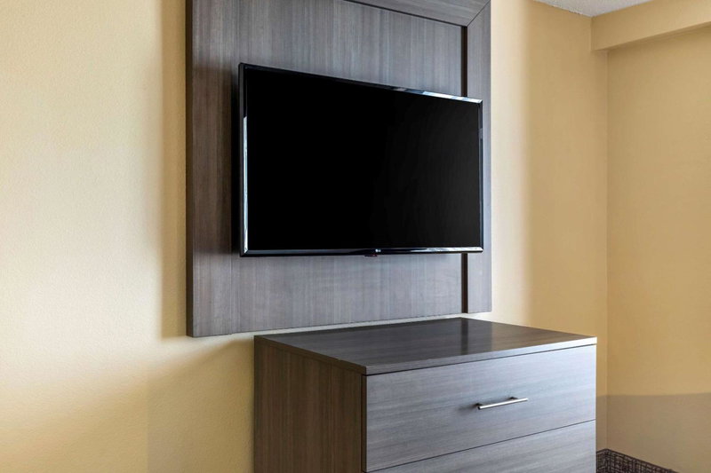 Comfort Suites DFW Airport, Irving, United States