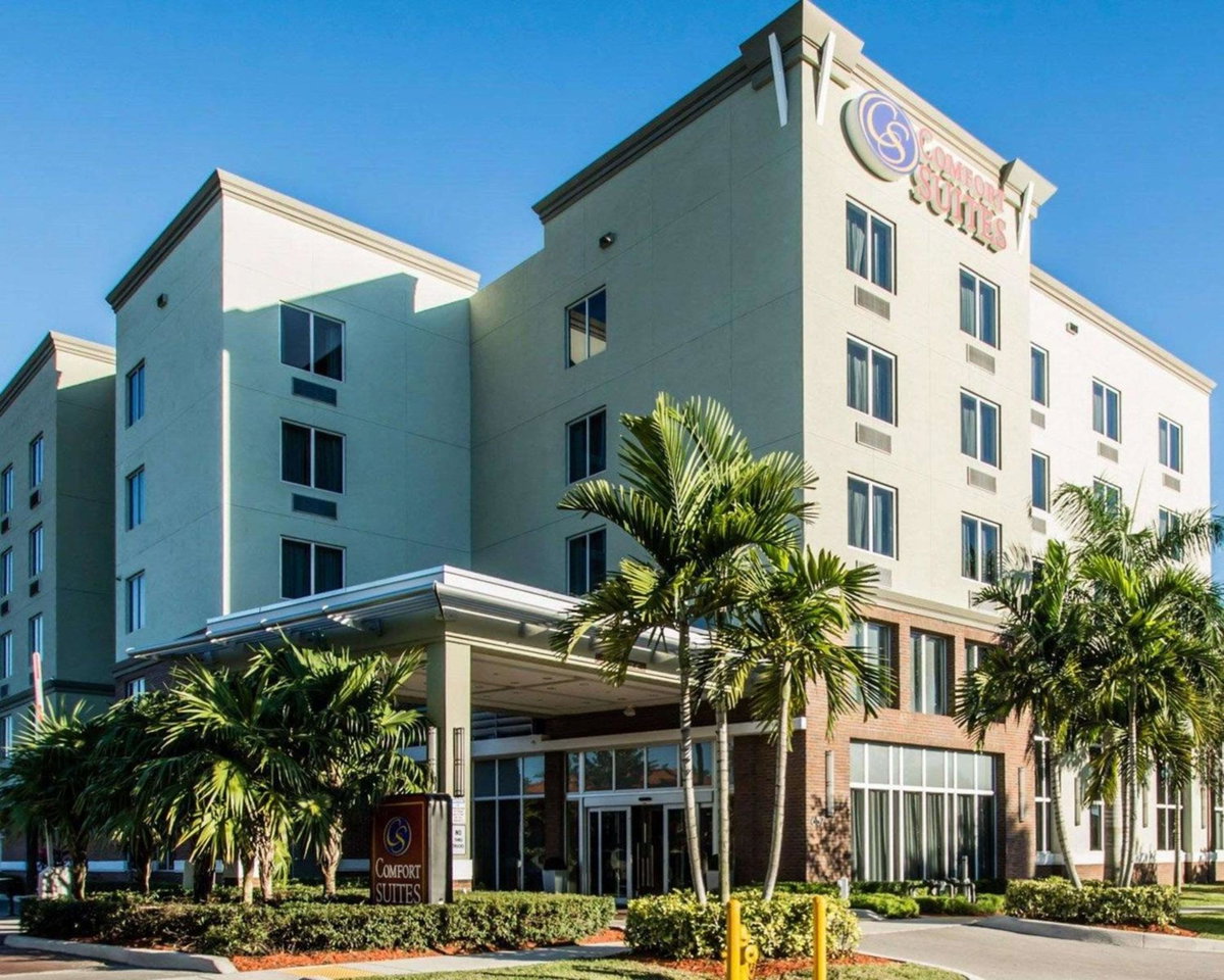 Hotel · Comfort Suites Miami Airport North, Miami
