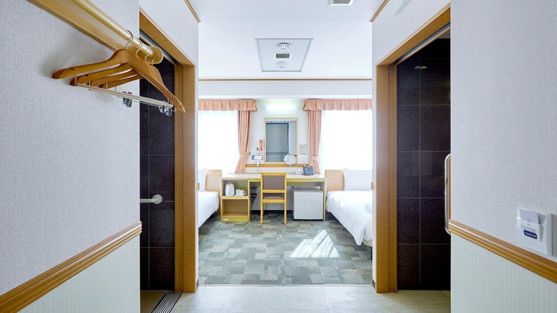 Toyoko Inn Kobe Sannomiya-eki Higashi, Kobe, Japan
