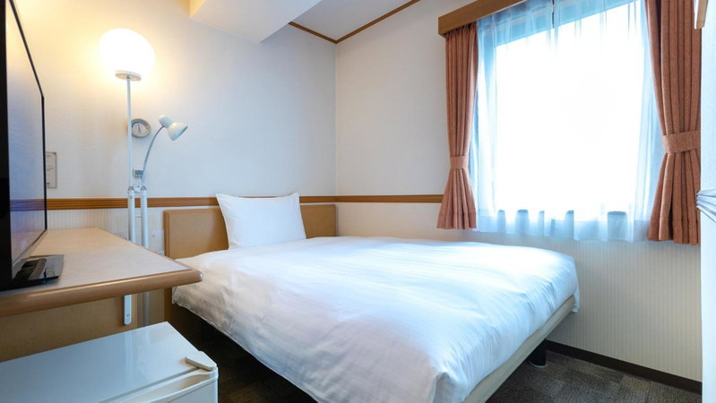 Toyoko Inn Kobe Sannomiya-eki Higashi, Kobe, Japan