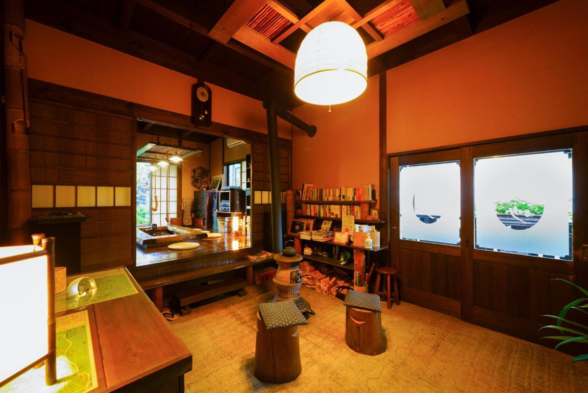 Yurari Rokumyo, Japan