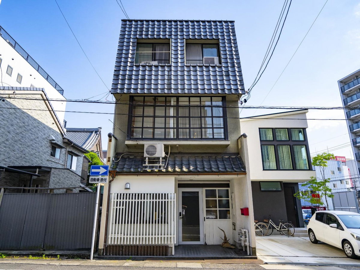 Usatsuno Osu, Japan