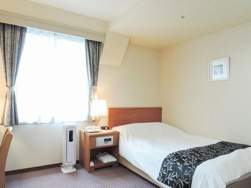 Kobe City Gardens Hotel (Formally Hotel Kobe Shishuen), Kobe, Japan