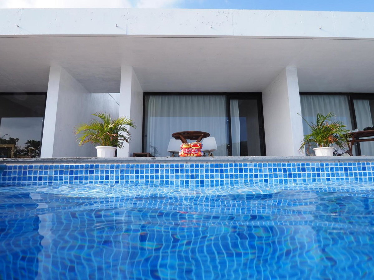 Hotel · Blue Suites Hanamuro on the beach, Zamami