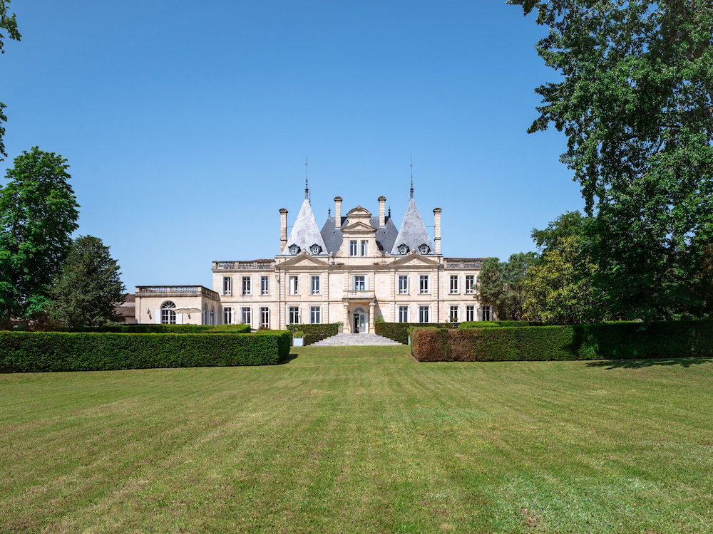 Hotel · Chambre D'hôtes Château de Lussac, Lussac