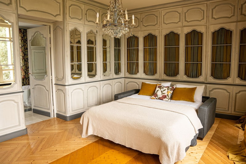 Chambre D'hôtes Château de Lussac, Lussac, France