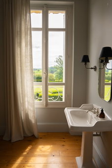 Chambre D'hôtes Château de Lussac, Lussac, France