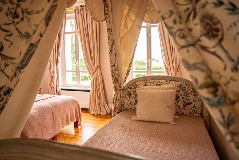 Chambre D'hôtes Château de Lussac, Lussac, France