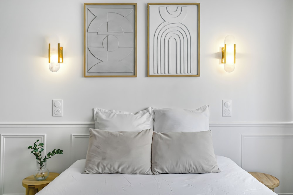JIJI Suites, France