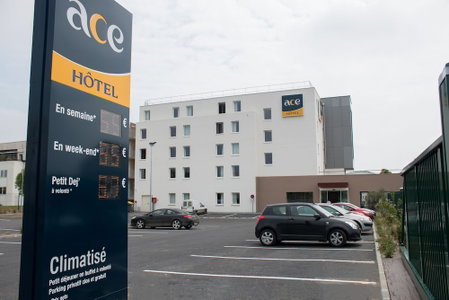 ACE Hôtel Caen Nord Mémorial, Saint-Contest, France