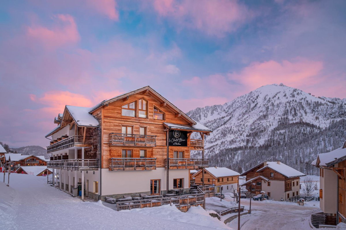 Hotel · Le Chalet Blanc Hôtel & Spa, Montgenèvre