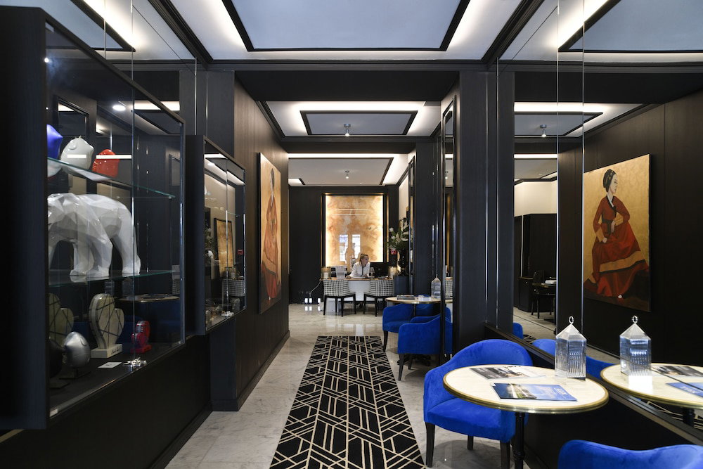 Hotel · Hôtel Restaurant Le Touring, Saint-Raphael