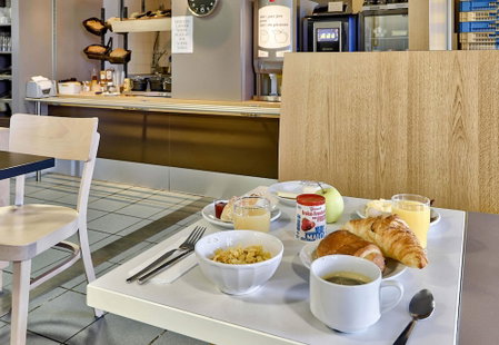 B&B HOTEL Clermont-Ferrand Le Brézet Aéroport, Clermont-Ferrand, France